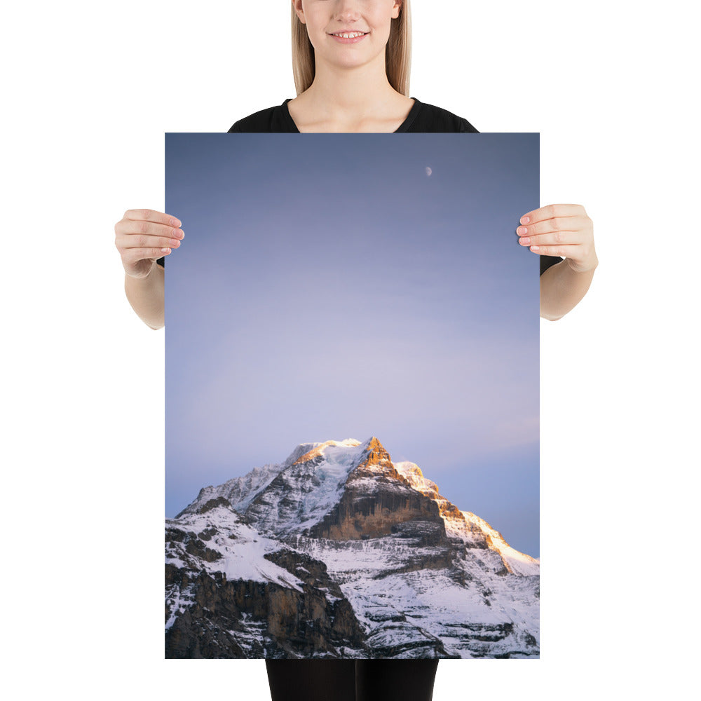 Fotografie Print – Mond über Schwarzmönch Schweizer Alpen