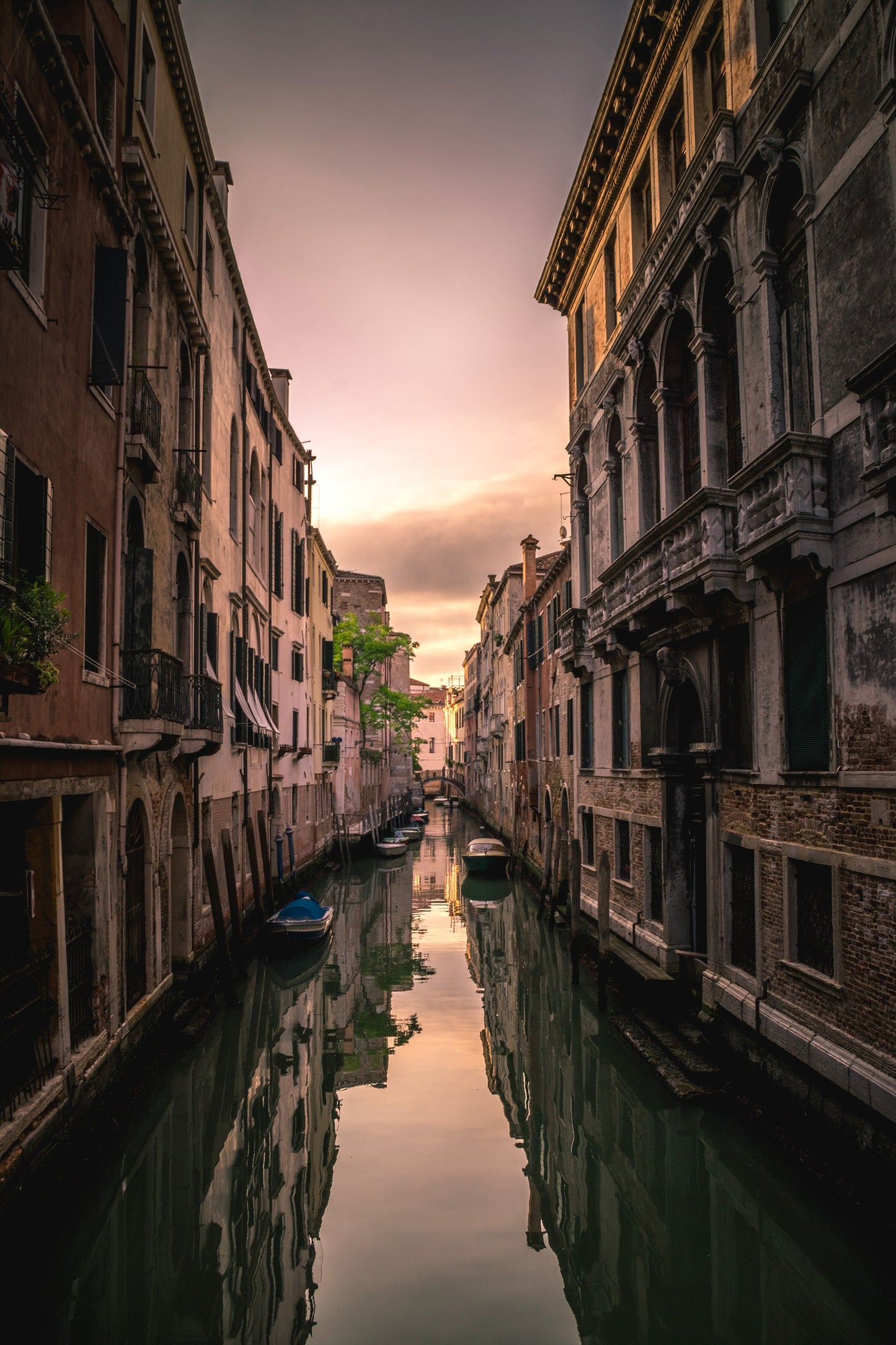 Fotografie-Print - Kanäle von Venedig bei Sonnenaufgang, Italien