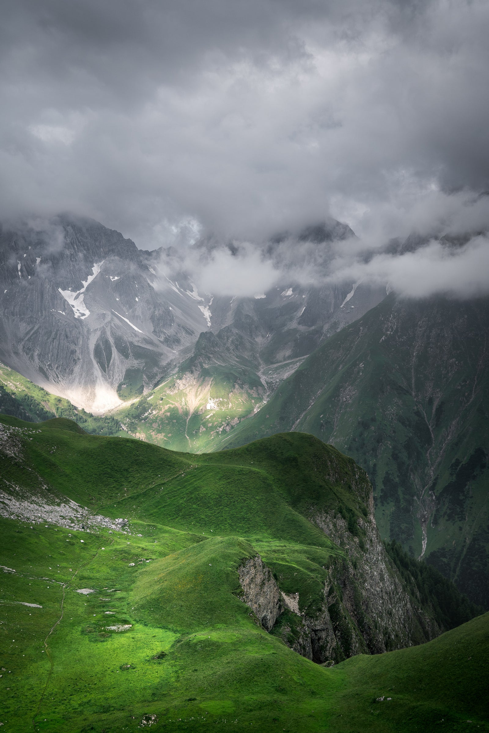 Lechtaler Alpen im Morgennebel